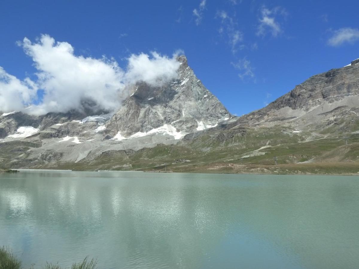 Апартаменты Le Petit Refuge Cervinia Брей-Червиния Экстерьер фото