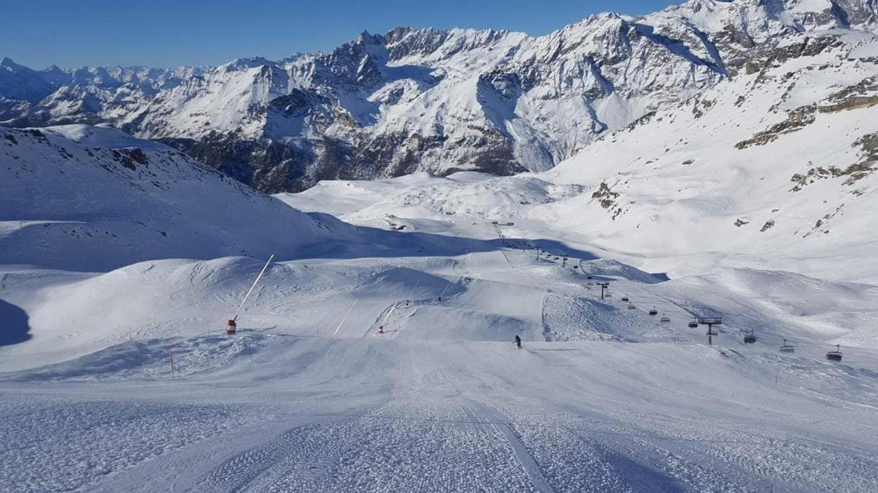 Апартаменты Le Petit Refuge Cervinia Брей-Червиния Экстерьер фото
